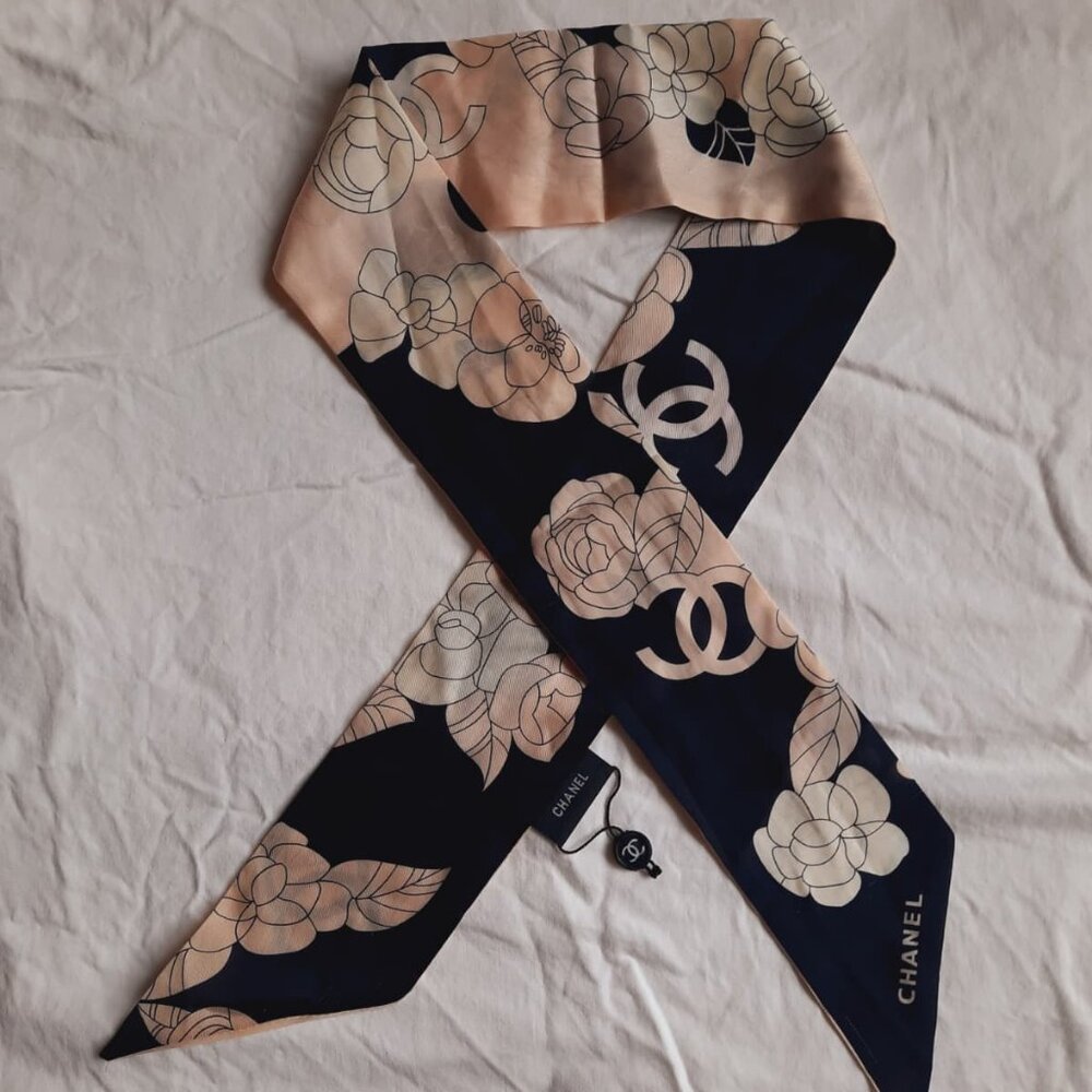 CHANEL Thin silk twill scarf bandeau, black, light pink, with Camellia patterns